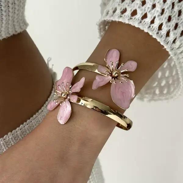 Bracelet manchette bohème chic 3D floral pour femme, jonc ouvert épais couleur or, réglable, bijoux 