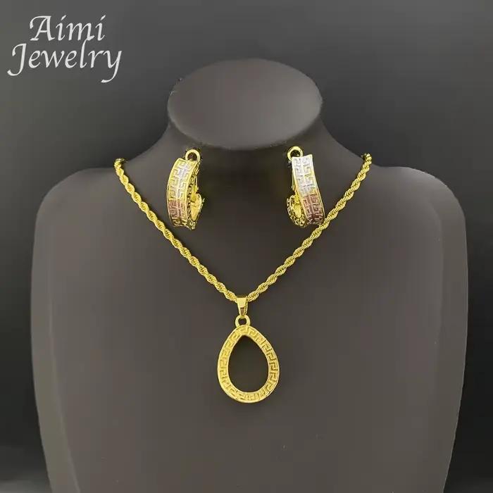 Ensemble de bijoux de luxe plaqués or pour femmes, pendentif avec chaîne, boucles d'oreilles pendant