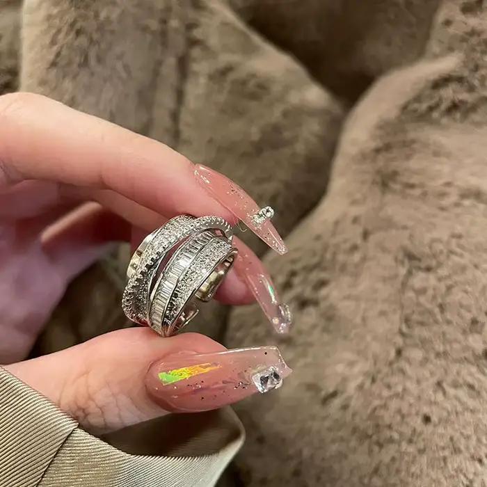 Bague créative à plusieurs niveaux en forme d'orbite céleste pour femmes, avec strass brillants, ins