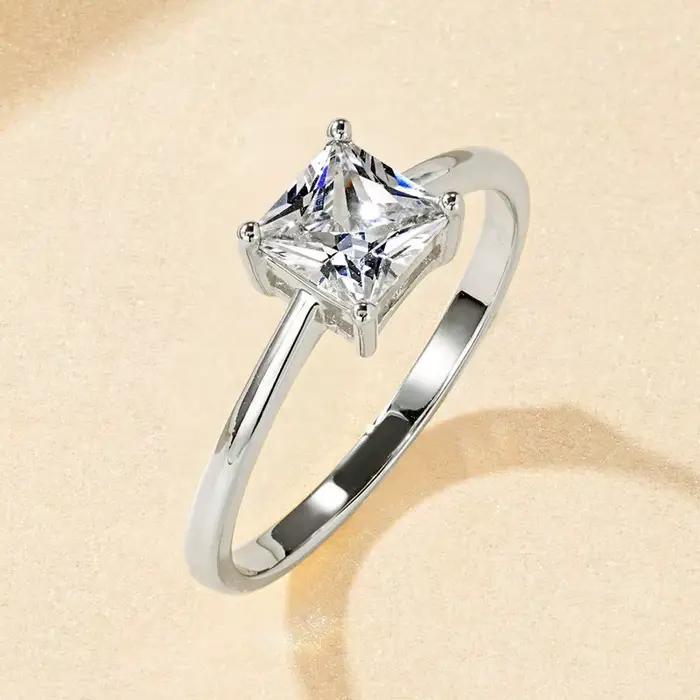 Rrjzz 14K plaqué or carré Solitaire anneaux princesse coupe CZ simulé diamant bague pour les femmes 