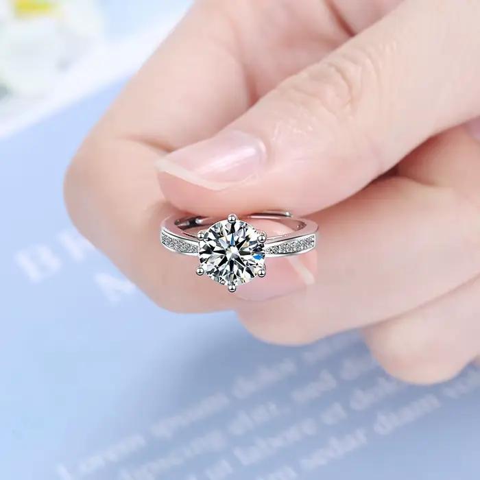 Bague en argent sterling 925 avec moissanite, solitaire classique à 6 griffes avec pierres latérales