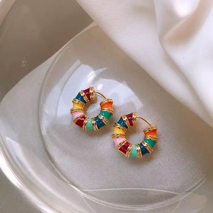 Boucles d'oreilles rondes en émail de couleur rétro romantique français, couleur or, nouvelles boucles d'oreilles pour femmes, accessoires de bijoux à la mode, 2025