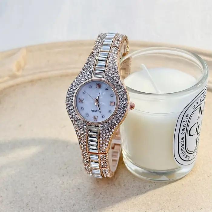 Montre-bracelet élégante et luxueuse entièrement sertie de diamants pour femmes