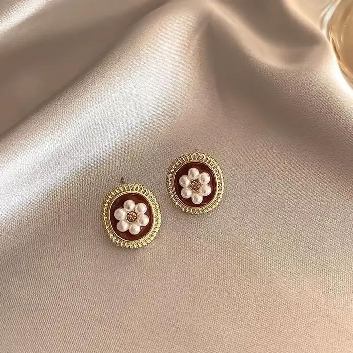 Boucles d'oreilles clous carrées émaillées bordeaux vintage pour femme, en métal couleur or, imitation perle, motif fleur, bijoux de fête