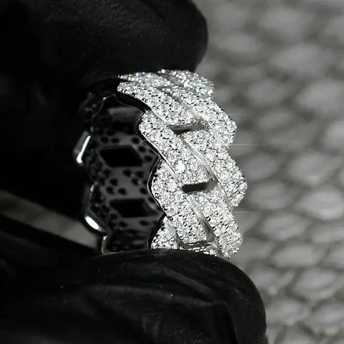 Huitan – bague au Design lié, accessoires délicats pour femmes, zircone cubique entièrement brillante, élégante, mode fête, bijoux polyvalents quotidiens