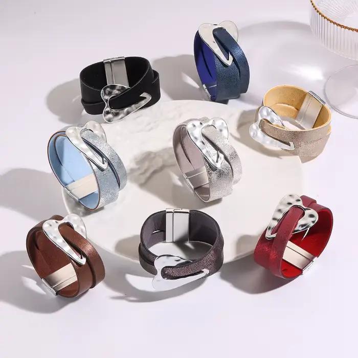 Bracelets géométriques en alliage de cuir PU pour femmes, grand cœur, amour, mode OL brossé, exagéré, bijoux à breloques