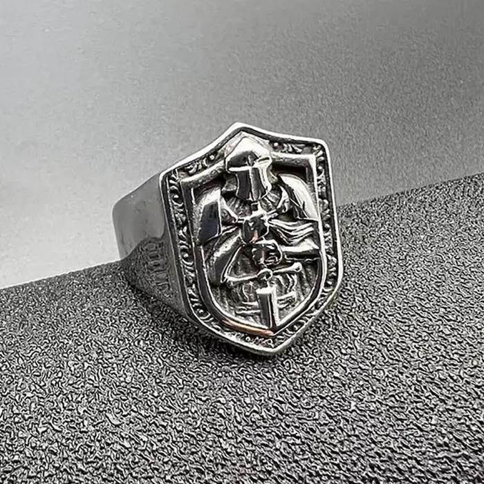 Anneaux de templier de chevaliers Vintage en acier inoxydable pour hommes et femmes, bouclier Hip Hop en forme d'épée, anneau de guerrier, amulette Punk, bijoux cadeaux
