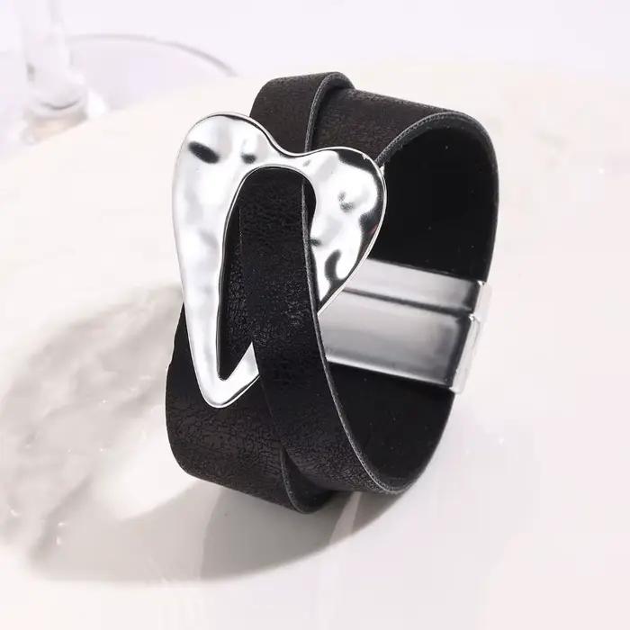 Bracelets géométriques en alliage de cuir PU pour femmes, grand cœur, amour, mode OL brossé, exagéré, bijoux à breloques