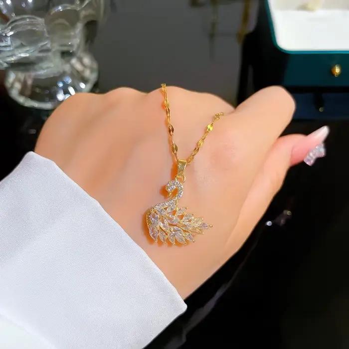 Collier pendentif en cristal de dessin animé pour femme, acier inoxydable, breloque, document doré, bijoux ras du cou, original, mode