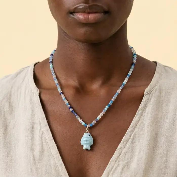 Collier pendentif poisson en céramique style vacances, accessoires vestimentaires pour femmes, bijoux colorés en perles de riz, collier fantaisie pour la plage