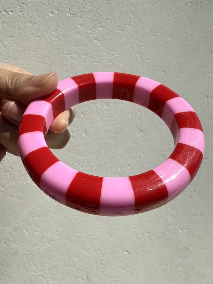 Bracelet en résine rayée à blocs de couleurs, minimaliste, chasse aux Dopamine, Palette de couleurs pour fille, breloque élégante, bijoux superposés pour femmes