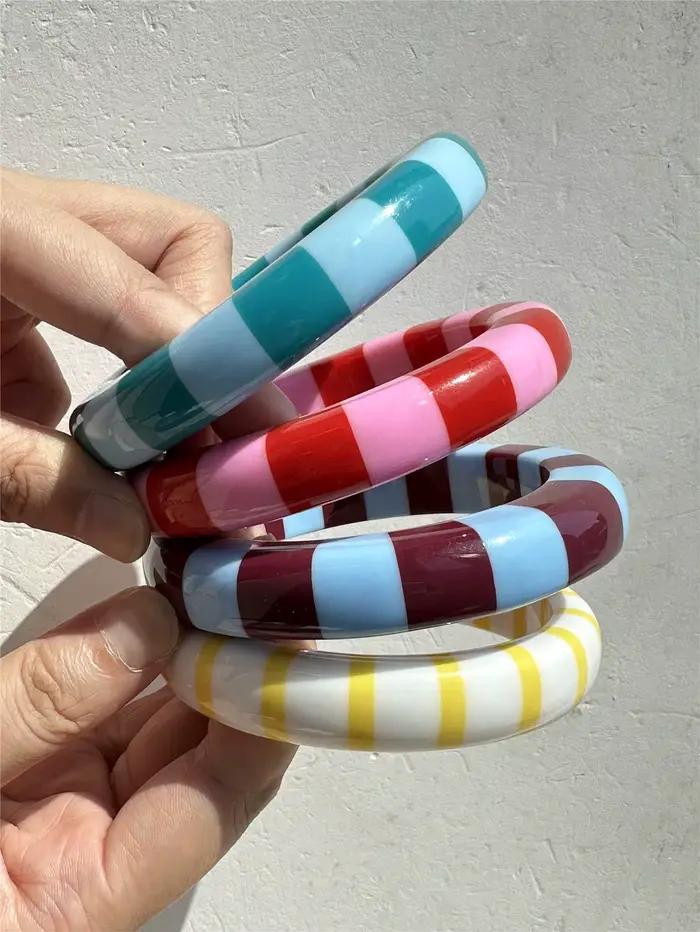 Bracelet en résine rayée à blocs de couleurs, minimaliste, chasse aux Dopamine, Palette de couleurs pour fille, breloque élégante, bijoux superposés pour femmes