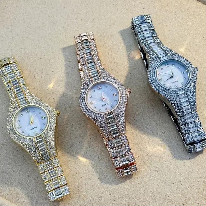 Montre-bracelet élégante et luxueuse entièrement sertie de diamants pour femmes