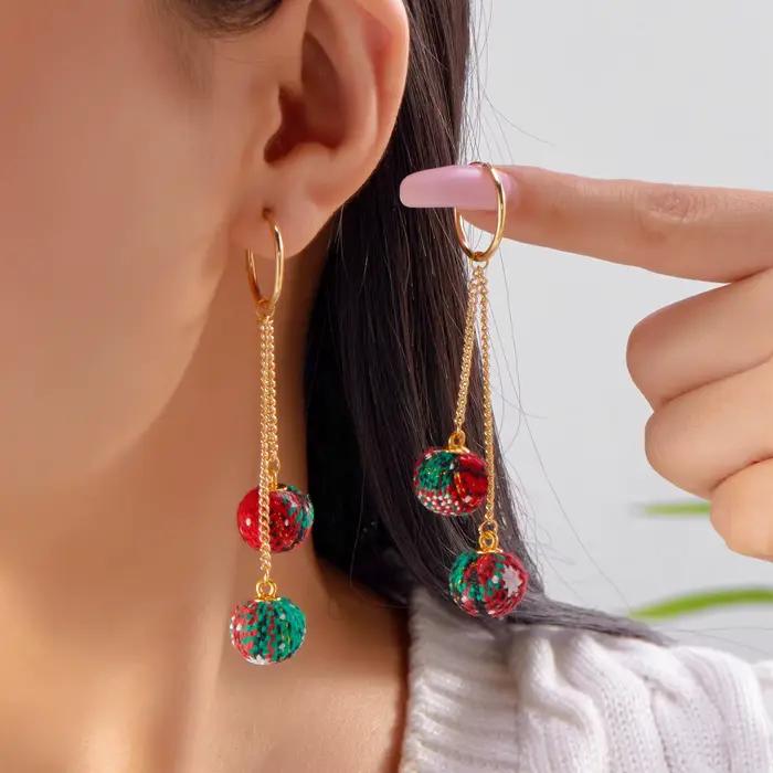 Boucles d'oreilles longues à pampilles en fausse fourrure pour femmes, boule de cheveux colorée créative suspendue, bijoux de Festival du nouvel an