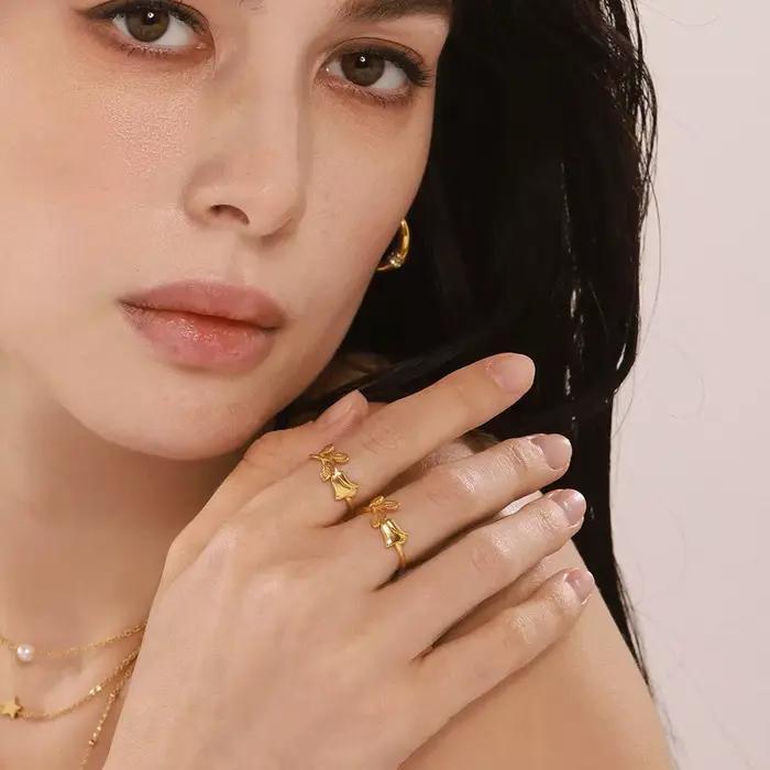 Magnifiques bagues en forme de tulipe pour femmes, en acier inoxydable plaqué or, étanches, bijoux pour doigts féminins