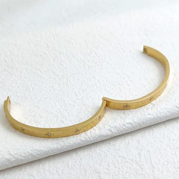 Bracelet en métal pour femme. Bracelet en zircon scintillant en forme d'étoile polaire fermée. Bijoux de mariage élégants et tendance, adaptés à votre femme.