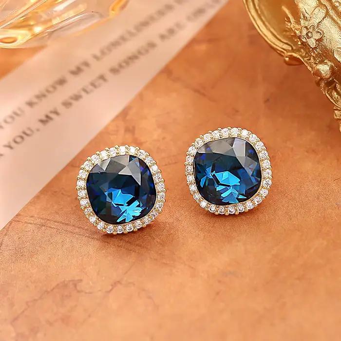 Collier en zircon bleu géométrique, design de niche haut de gamme, élégant et raffiné, chaîne de pull polyvalente