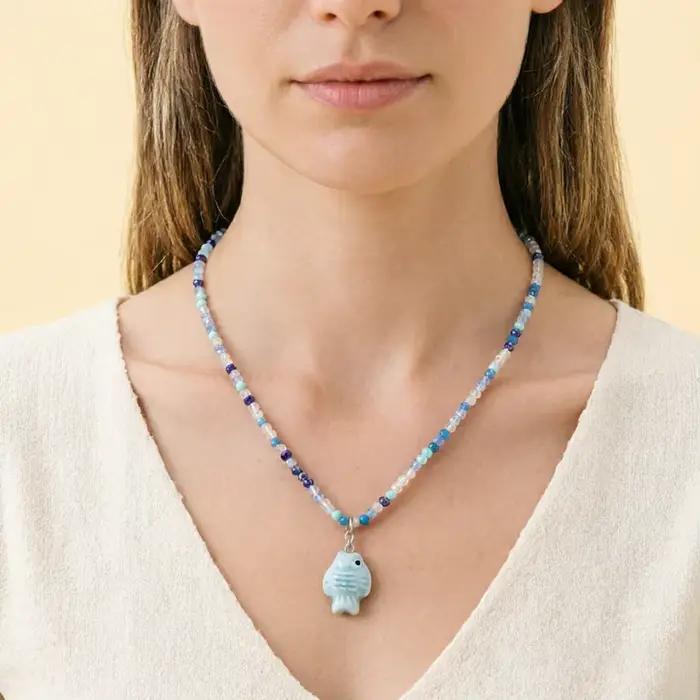 Collier pendentif poisson en céramique style vacances, accessoires vestimentaires pour femmes, bijoux colorés en perles de riz, collier fantaisie pour la plage