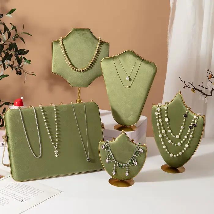 Porte-bijoux vert à coussin doux avec base en métal pour décoration intérieure et présentation commerciale polyvalente occasions spéciales