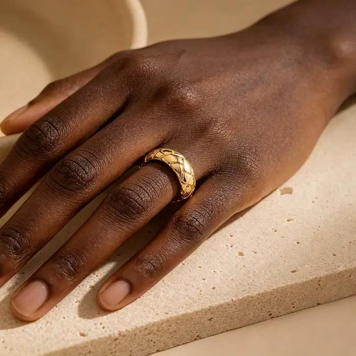Bague Dôme Minimaliste Plaqué Or à Motif Diamant, Anneaux Larges Géométriques Massifs, Bijoux de Mariage Classiques et Élégants pour le Quotidien
