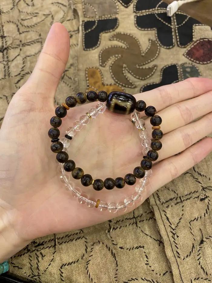 Bracelet en bois d'agar et quartz clair avec perle Dzi