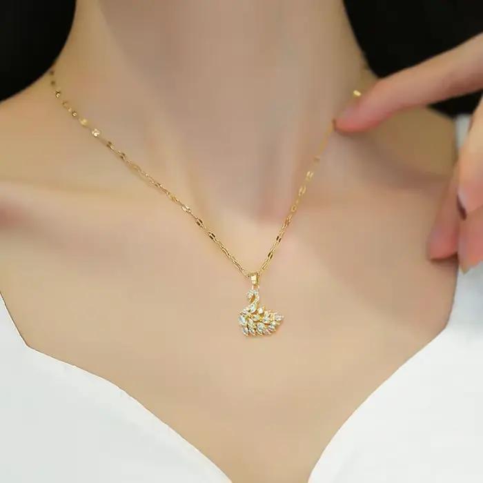 Collier pendentif en cristal de dessin animé pour femme, acier inoxydable, breloque, document doré, bijoux ras du cou, original, mode