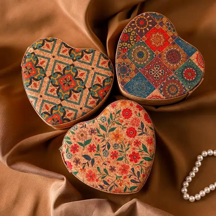Boîte de rangement en forme de cœur en cuir pour bijoux polyvalents et romantiques occasions spéciales voyage mariage anniversaire