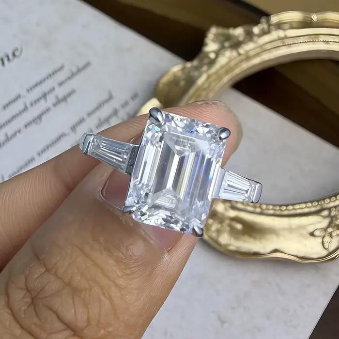 Bague de fiançailles en moissanite taille émeraude 4,5 carats, trois pierres baguette, diamant de laboratoire, pour femme, en argent sterling 925, cadeau de bijoux