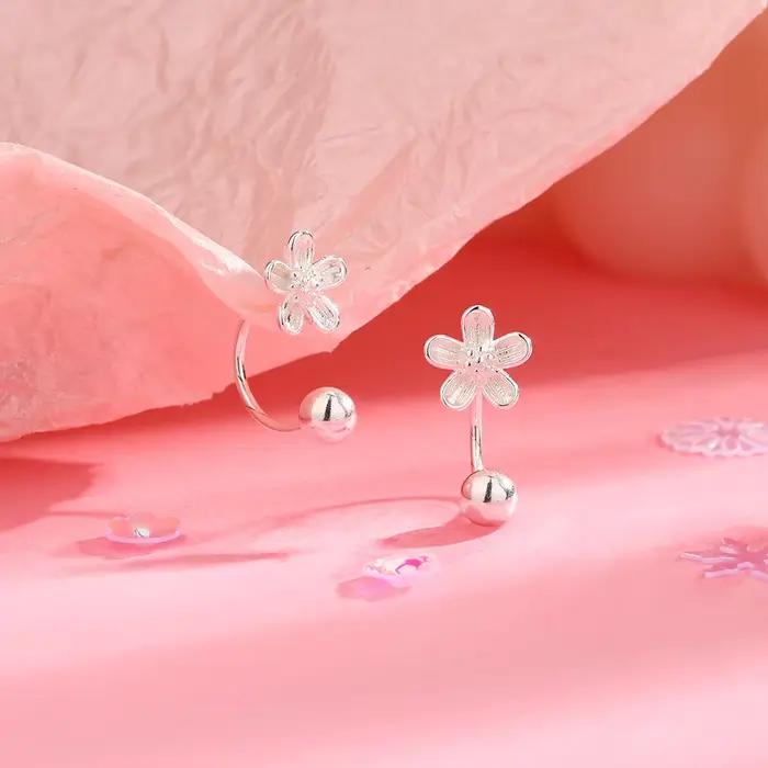 Boucles d'oreilles clous à visser couleur argent motif fleur pour femme, bijoux de mode, accessoires minimalistes de luxe léger