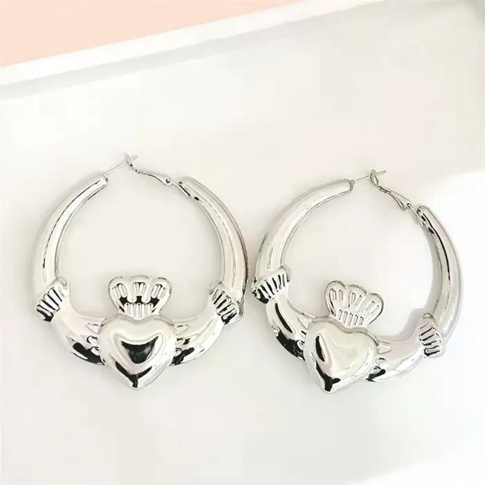 Boucles d'oreilles Love Crown, couleur or simple, haut de gamme, tendance populaire, vente chaude, accessoires de bijoux pour femmes, vacances, festival de musique