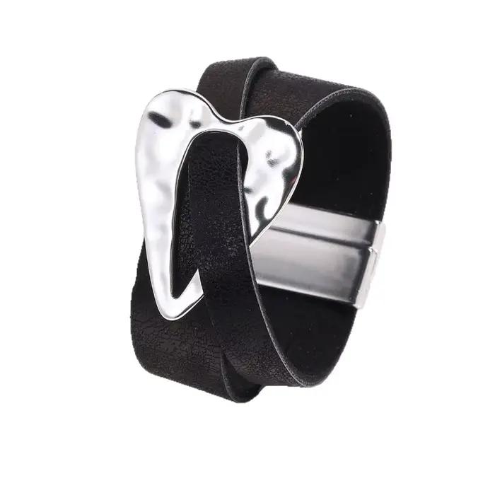 Bracelets géométriques en alliage de cuir PU pour femmes, grand cœur, amour, mode OL brossé, exagéré, bijoux à breloques