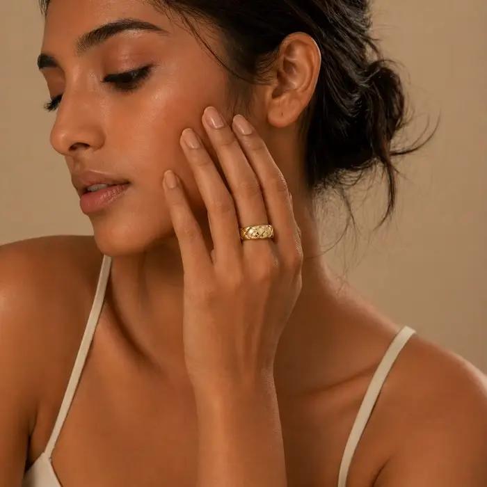Bague Dôme Minimaliste Plaqué Or à Motif Diamant, Anneaux Larges Géométriques Massifs, Bijoux de Mariage Classiques et Élégants pour le Quotidien
