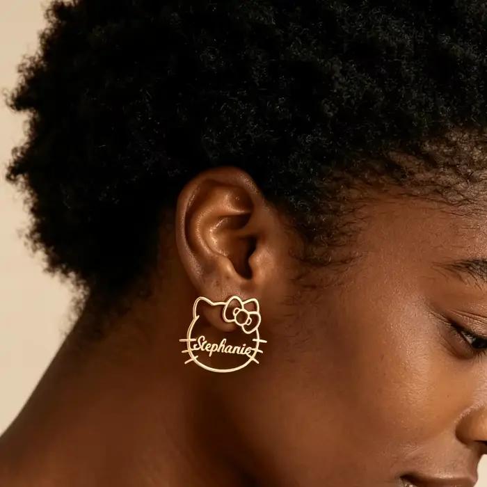 1 paire de boucles d'oreilles personnalisées Hello Kitty pour femmes, en acier inoxydable, couleur or, motif chat de dessin animé creux, bijoux