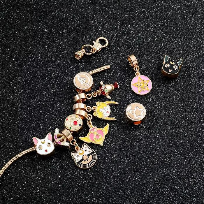 Bracelet à breloques Sailor Moon, breloques sur le thème de Luna, Artemis et Usagi, accessoires de bijoux pour cosplay d'anime, cadeaux