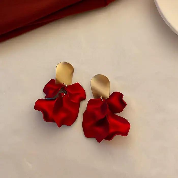 Boucles d'oreilles bohèmes colorées à fleurs pour femmes, pendentifs pétales tendance, boucles d'oreilles pendantes pour soirée, bijoux, accessoires Y2K, Bijoux A