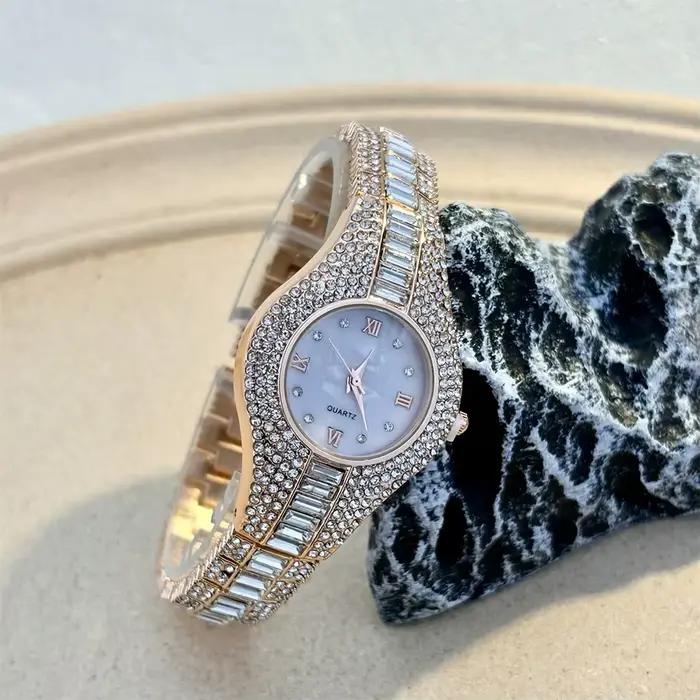 Montre-bracelet élégante et luxueuse entièrement sertie de diamants pour femmes