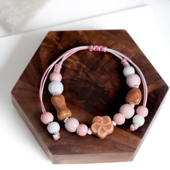 Bracelet à fleurs en céramique rose pour filles, bijoux mignons réglables faits à la main avec ton doux