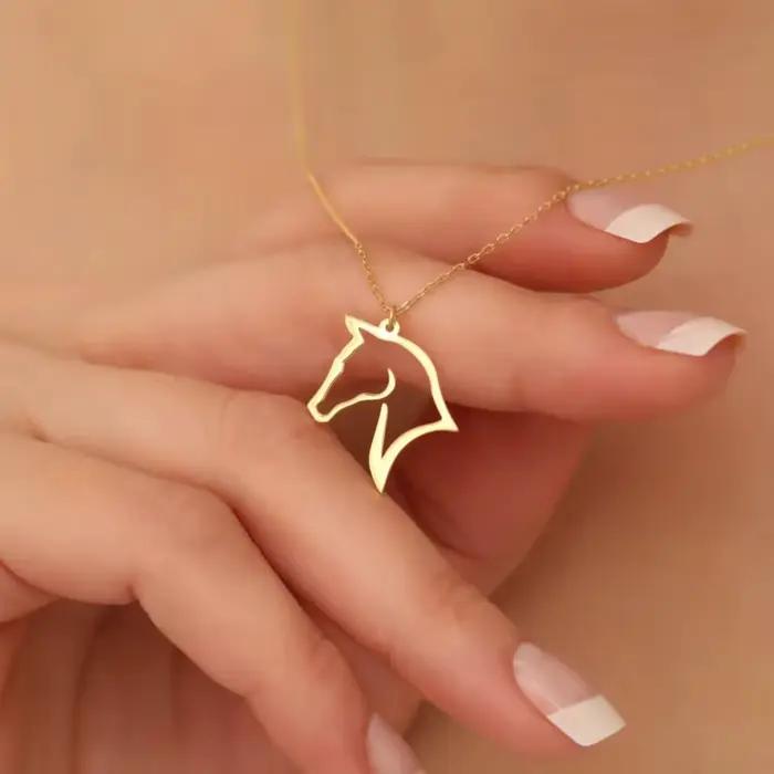 Collier en acier inoxydable avec pendentif cheval creux, bijoux unisexes mignons pour femme, cadeau d'anniversaire