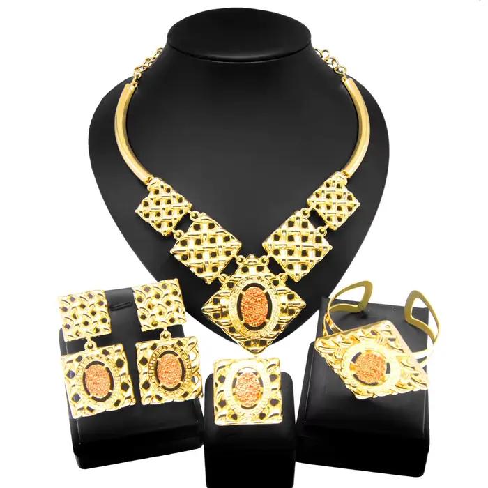 Ensemble de bijoux pour femmes avec boucles d'oreilles pendentif carrées en or, adaptés aux fêtes, banquets et cadeaux de vacances, accessoire parfait
