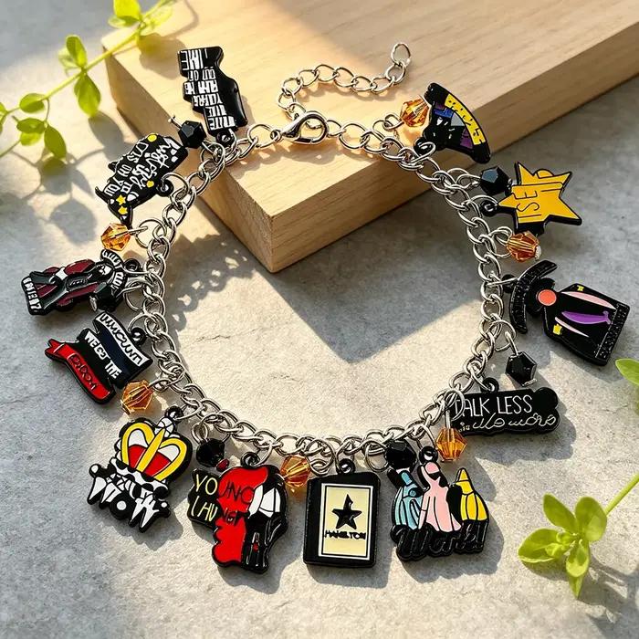 Breloque de bracelet Hamilton 'Talk Less Smile More' - Accessoire de bijouterie tendance pour femme, idée cadeau mignonne de la série musicale de dessins animés