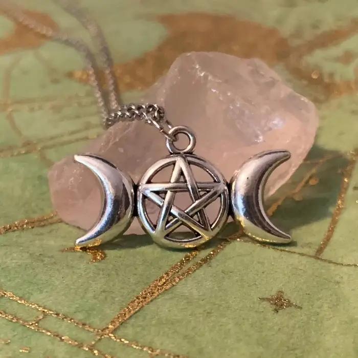 Collier Triple lune, bijoux wiccan, collier pentacle triple déesse, collier pentagramme, collier paï