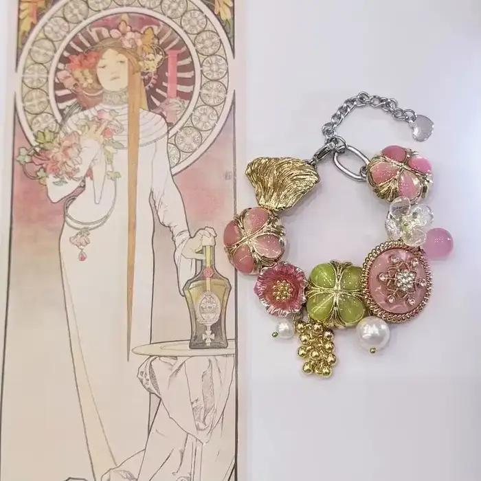 Bracelet Fleur Rose et Verte 2025 Nouvelle Tendance, Design de Niche, Style Haut de Gamme Doux et Co