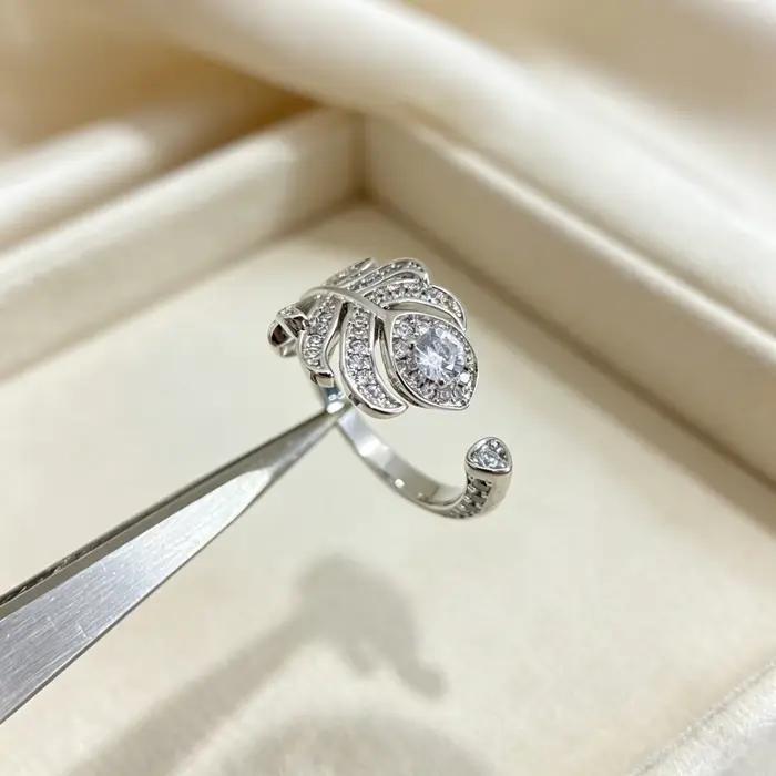 Ensemble de bijoux élégant pour femme avec collier, bague, bracelet et boucles d'oreilles en argent