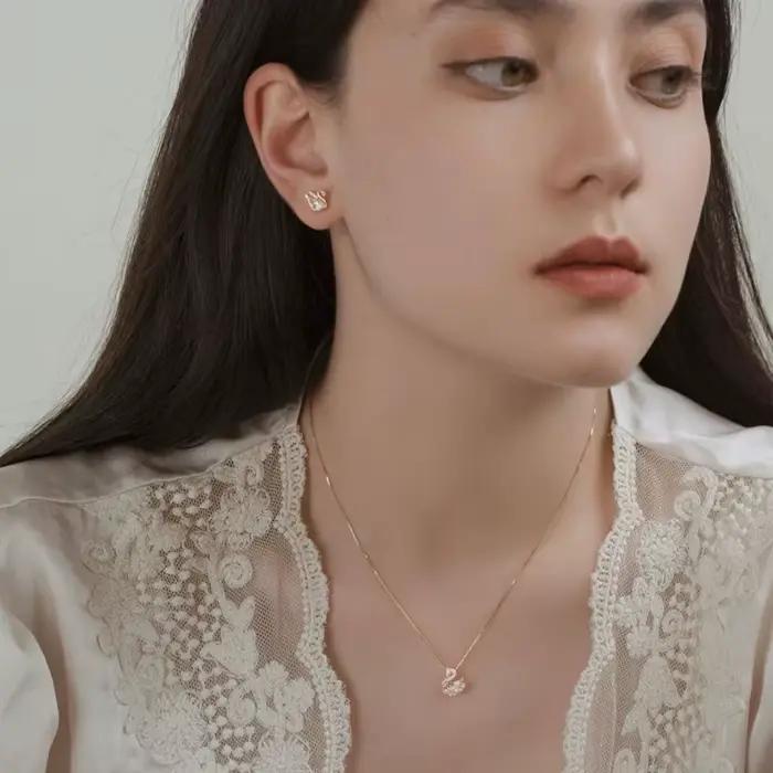 Collier pendentif petit cygne incrusté de diamants, personnalisé, à la mode, pour fête de mariage, clavicule pour dames, bijoux de vacances, cadeau