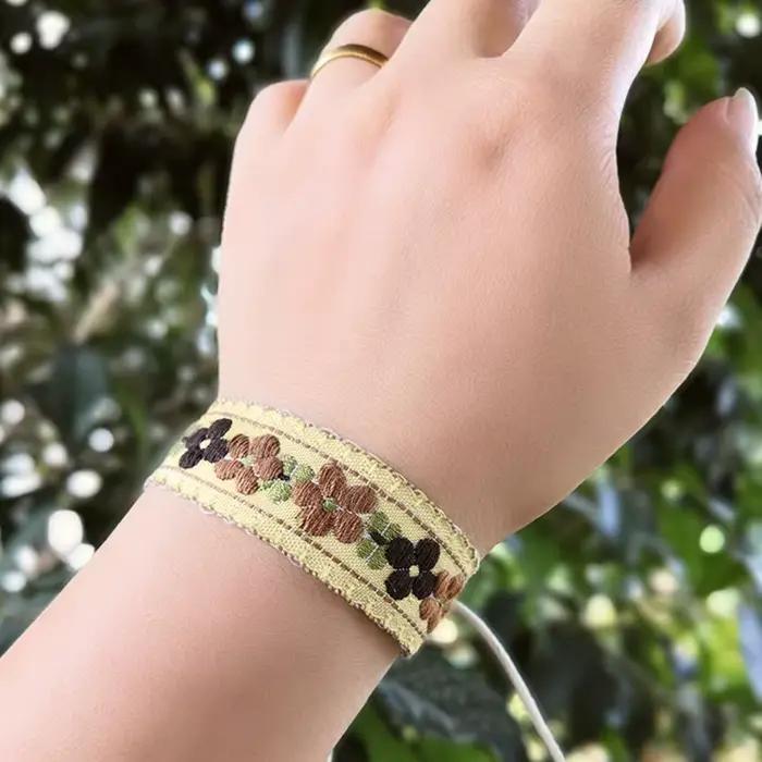 Bracelet brodé Boho Harvey Flower, bracelets tressés faits à la main, bijoux