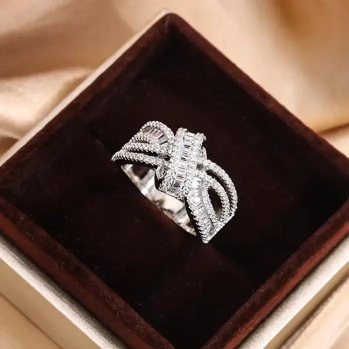 Bague de luxe plaquée argent 925 pour femmes, nouvelle mode, bague de fête de mariage, nœud Unique, personnalité, Zircon, bijoux exquis
