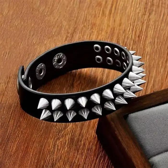 Bracelet en multicouche avec clous à pointes plaqués réglable, fermeture sécurisée, pour hommes femmes