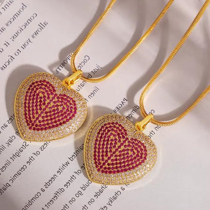 Ensemble Collier et Bague Tendance en Acier Inoxydable Plaqué Or avec Pendentif Cœur en Zircon Rose Rouge pour Femme, Bijoux de Mode Charmants, Vente en Gros