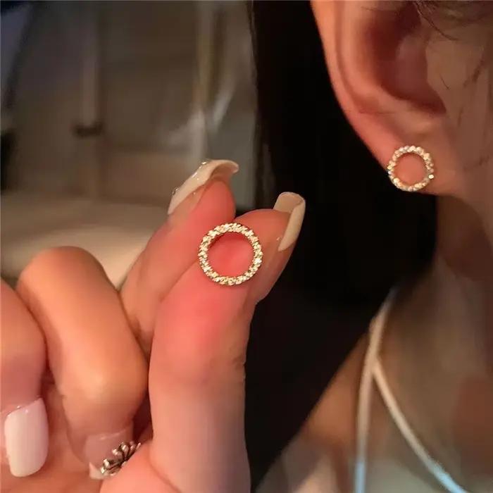 Boucles d'oreilles délicates en petit cercle pour femmes, couleur or, cristal minimaliste, fête coréenne, accessoires de bijoux à la mode d'été