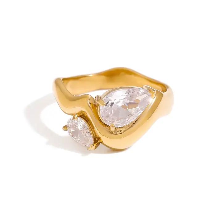 Bague en acier inoxydable plaquée or 18 carats avec zirconium incrusté, design double goutte d'eau, bijou pour femmes occasions spéciales et quotidienne